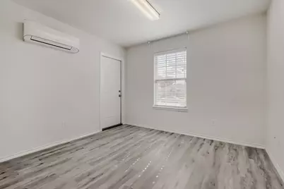 1300 Avenue C, Grand Prairie, TX 75051 - Photo 12