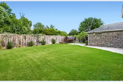1300 Avenue C, Grand Prairie, TX 75051 - Photo 16