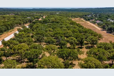 2373 E Landings S, Granbury, TX 76049 - Photo 6