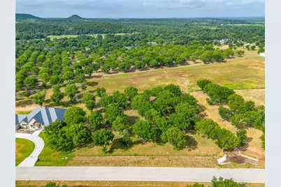 2373 E Landings S, Granbury, TX 76049 - Photo 4