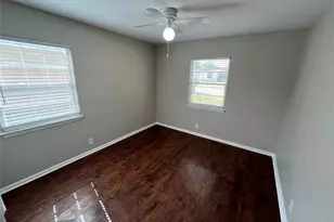 317 E Ridgewood Dr, Garland, TX 75041 - Photo 10