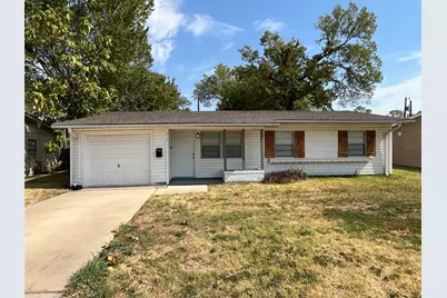 317 E Ridgewood Drive, Garland, TX 75041 - Photo 2
