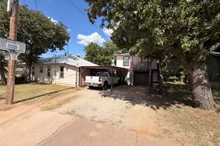 712 W Main St, Eastland, TX 76448 - Photo 30