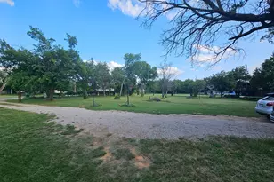 138 Co Rd 4876, Newark, TX 76071 - Photo 2