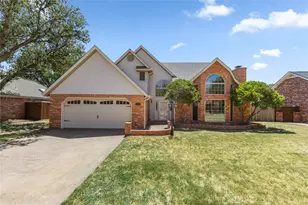817 Arapaho Dr, Burkburnett, TX 76354 - Photo 2
