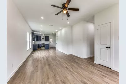 747 N Wilhite Street, Cleburne, TX 76031 - Photo 4