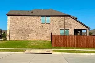 8141 Danny Scarth Ln, Fort Worth, TX 76120 - Photo 12
