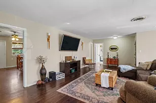 1553 Montclair Dr, Fort Worth, TX 76103 - Photo 6