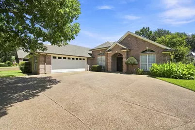 104 Chaparral Drive, Hillsboro, TX 76645 - Photo 2