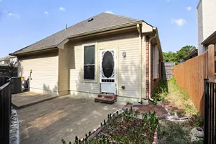 8418 Timberbrook Ln, Dallas, TX 75249 - Photo 16