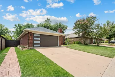 1521 Briarcrest Drive, Grapevine, TX 76051 - Photo 2