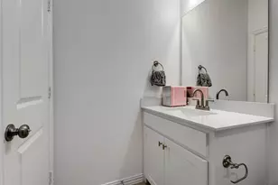 7031 Cedar Crk Dr, Grand Prairie, TX 75054 - Photo 16