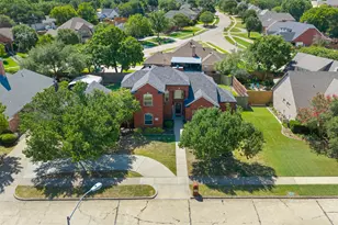 1907 Clearview Dr, Ennis, TX 75119 - Photo 2