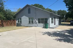 407 W Hamilton St, Olney, TX 76374 - Photo 4