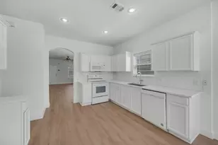 9810 Walnut Hill Dr, Providence Village, TX 76227 - Photo 8