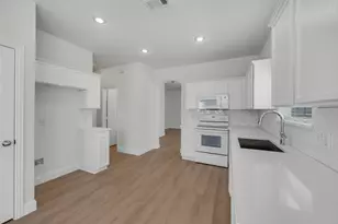 9810 Walnut Hill Dr, Providence Village, TX 76227 - Photo 10