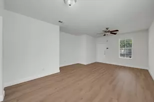 9810 Walnut Hill Dr, Providence Village, TX 76227 - Photo 6