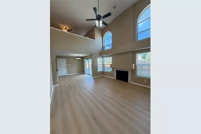 705 Cimarron Trail, Irving, TX 75063 - Photo 4