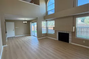 705 Cimarron Trail, Irving, TX 75063 - Photo 4