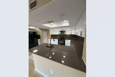 705 Cimarron Trail, Irving, TX 75063 - Photo 8