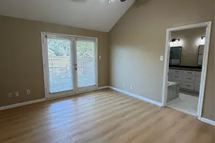 705 Cimarron Trail, Irving, TX 75063 - Photo 10