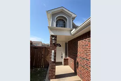 705 Cimarron Trail, Irving, TX 75063 - Photo 2