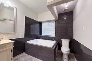 6315 Meadowglen Dr, Arlington, TX 76018 - Photo 18