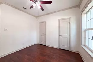 6315 Meadowglen Dr, Arlington, TX 76018 - Photo 10