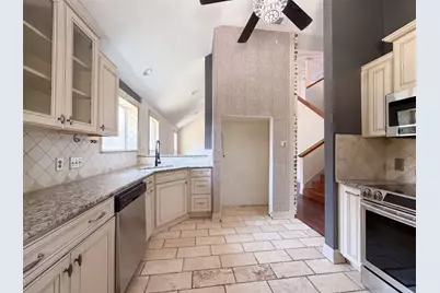 6315 Meadow Glen Drive, Arlington, TX 76018 - Photo 6