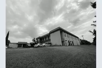 1039 N Interstate 35E Highway N #E, Carrollton, TX 75006 - Photo 2