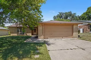 7107 Blackberry Dr, Arlington, TX 76016 - Photo 2