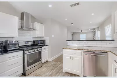 514 S Westmoreland Road, Dallas, TX 75211 - Photo 10