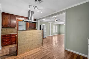 1807 S 19th St, Waco, TX 76706 - Photo 4
