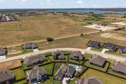 1823 Sudbury Drive, Cleburne, TX 76033 - Photo 2