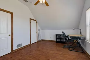 11001 Shady Oaks Dr, Runaway Bay, TX 76426 - Photo 12