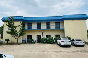 1039 N Interstate 35 Hwy N, Carrollton, TX 75006 - Photo 1