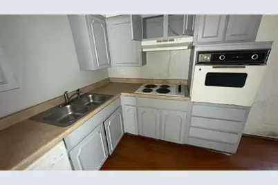1907 Nolen Court, Arlington, TX 76012 - Photo 10