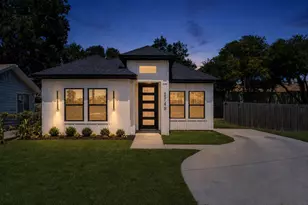 2749 Bethurum Ave, Dallas, TX 75215 - Photo 1