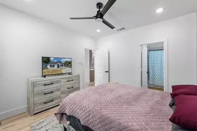 2749 Bethurum Avenue, Dallas, TX 75215 - Photo 12