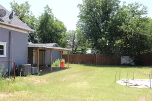 461 S 9th Ave, Munday, TX 76371 - Photo 6