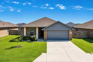 117 Willowbend Loop, Mabank, TX 75147 - Photo 2