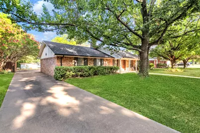 202 Diane Drive, Sanger, TX 76266 - Photo 2