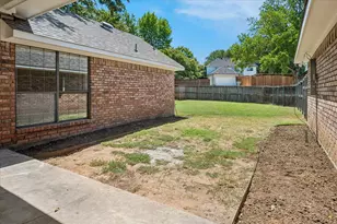 1902 Buffalo Bend Dr, Lewisville, TX 75067 - Photo 24