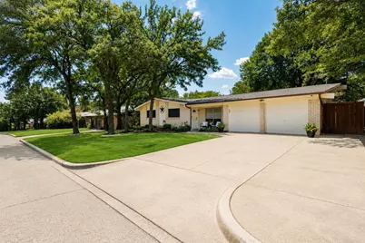 64 Somerset Terrace, Bedford, TX 76022 - Photo 2