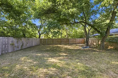 104 E Forest Avenue, Sherman, TX 75090 - Photo 22