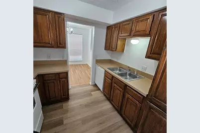 1400 Darr Street #B, Irving, TX 75061 - Photo 2