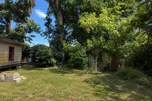 921 S Medora St, Terrell, TX 75160 - Photo 16