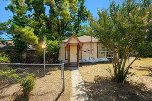 921 S Medora St, Terrell, TX 75160 - Photo 4