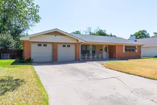 2157 Ivanhoe Ln, Abilene, TX 79605 - Photo 2