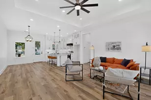 707 W Turner St, Wolfe City, TX 75496 - Photo 10